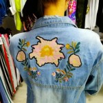 Фото Джинсовая куртка oversize с аппликацией цветы 548-17310