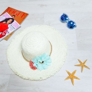 Шляпа белая голубой цветок 502-10