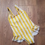 Фото Купальник детский слитный полосатый жёлто-белый 138-32-05