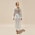 Фото Женская белая кружевная туника-халат макси на длинный рукав с пояском 146-107-2