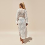 Фото Женская белая кружевная туника-халат макси на длинный рукав с пояском 146-107-2