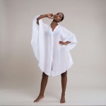 Туника женская пляжная из вискозы Белая Оверсайз One Size 405-97-1-K — вид вблизи Купить Туника женская пляжная из вискозы Белая Оверсайз One Size 405-97-1-K — реальное фото