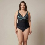 Купить Женский слитный купальник Plus Size чёрный с бирюзовым тропическим принтом  702-02-1 — реальное фото