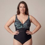 Купить Женский слитный купальник Plus Size чёрный с бирюзовым тропическим принтом  702-02-1 — реальное фото